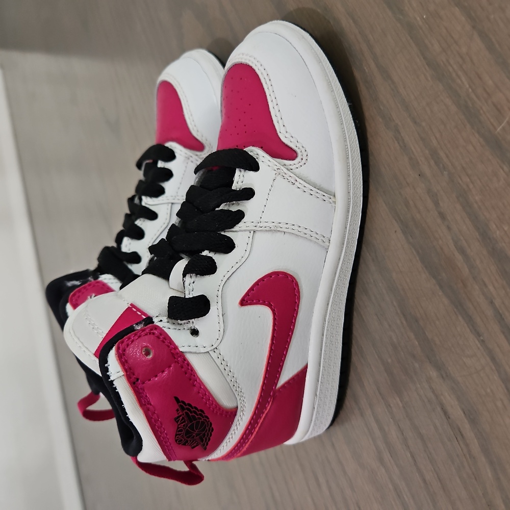Air Jordan 1 retro high GS White Sport Fuchsia